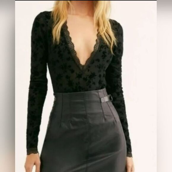 NEW Intimately Free People Bodysuit Black Lace Babes In Bandeaus Size Large - Picture 1 of 12
